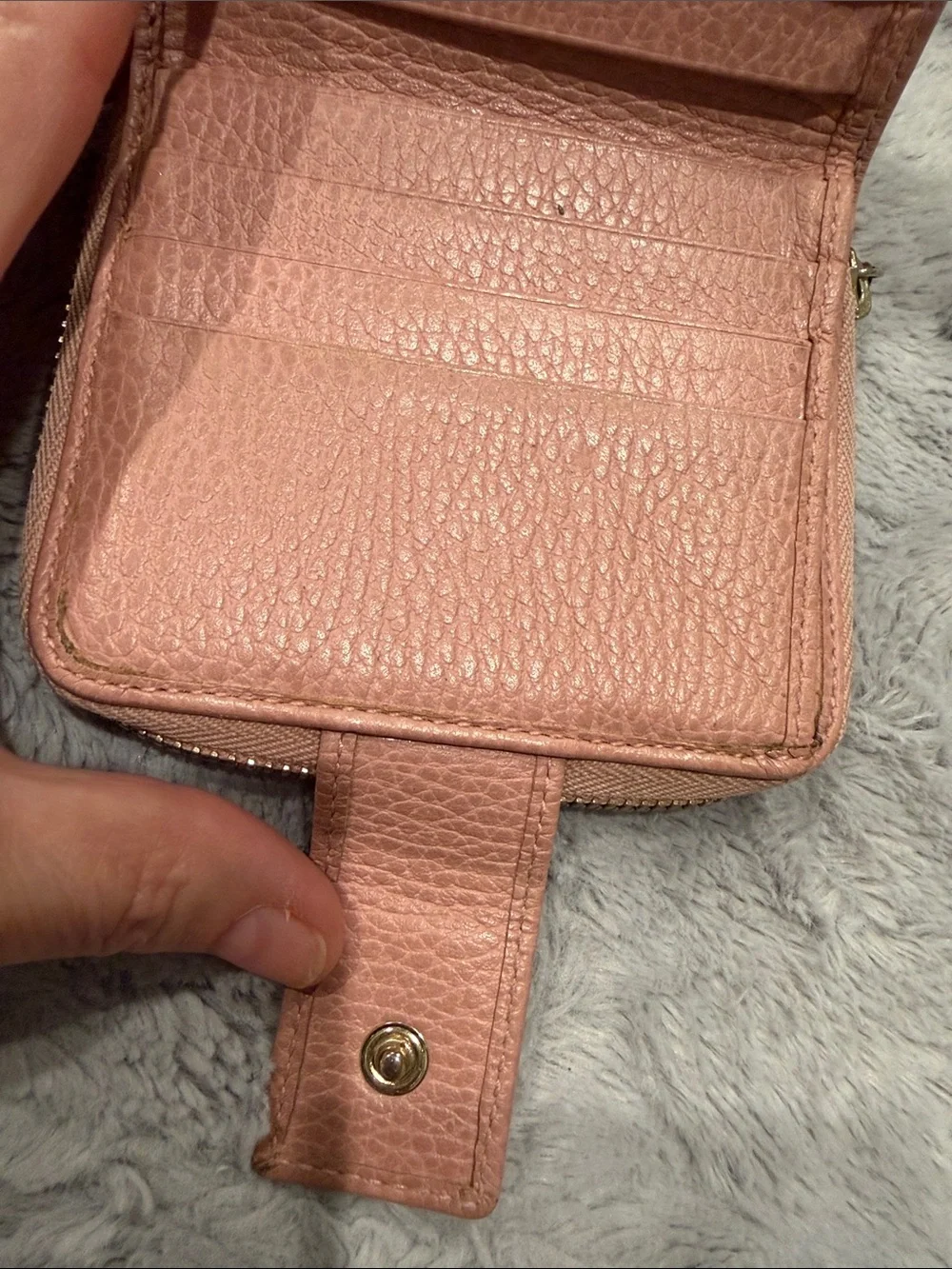 Gucci compact wallet